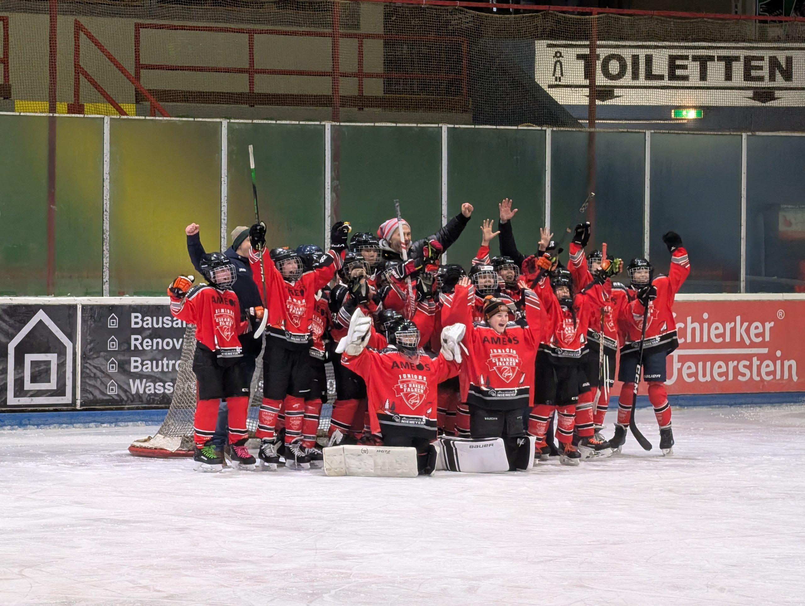 Nervenkitzel-Heimspiel unserer Spielgemeinschaft im Eisstadion am Wurmberg